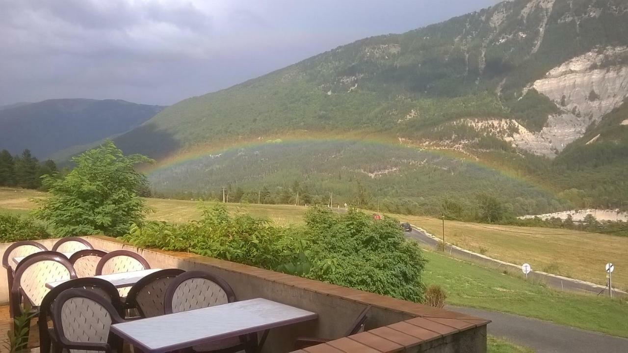 לינה וארוחת בוקר Saint-André-les-Alpes Mas Du Colombier מראה חיצוני תמונה